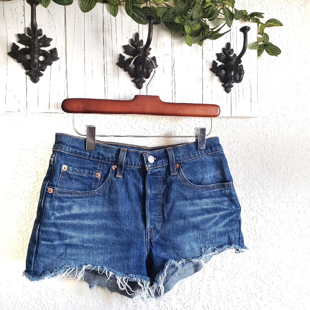 Levi's 501 Button Fly Jean Shorts Frayed V-Cut Hem 26W Medium Wash